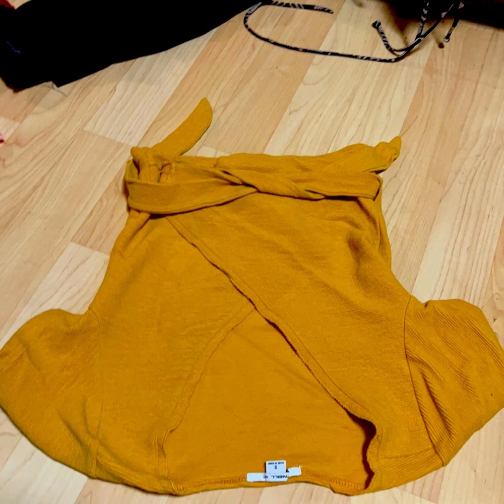 Small O’Neil  low v neck wrap shirt